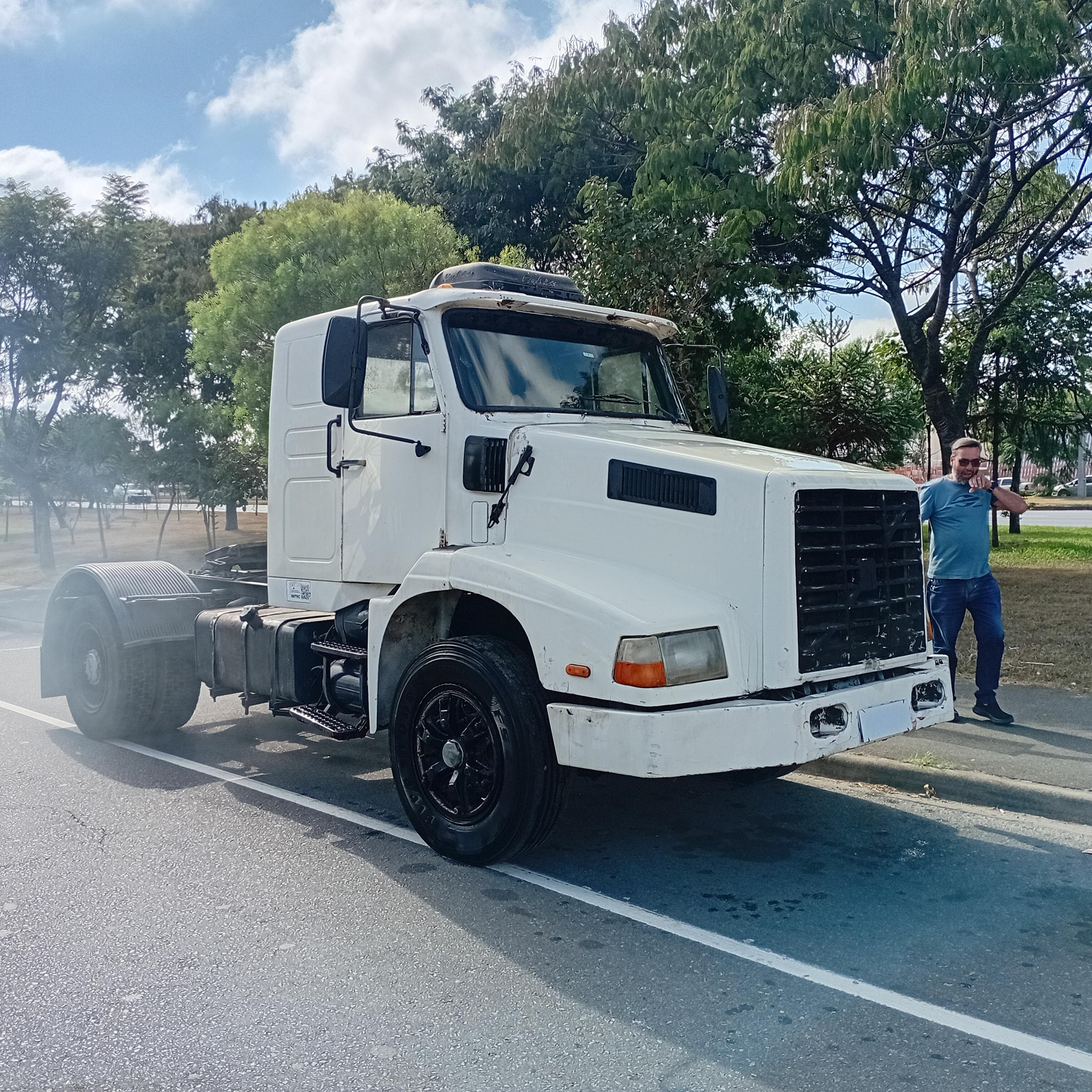 VOLVO thumb 2