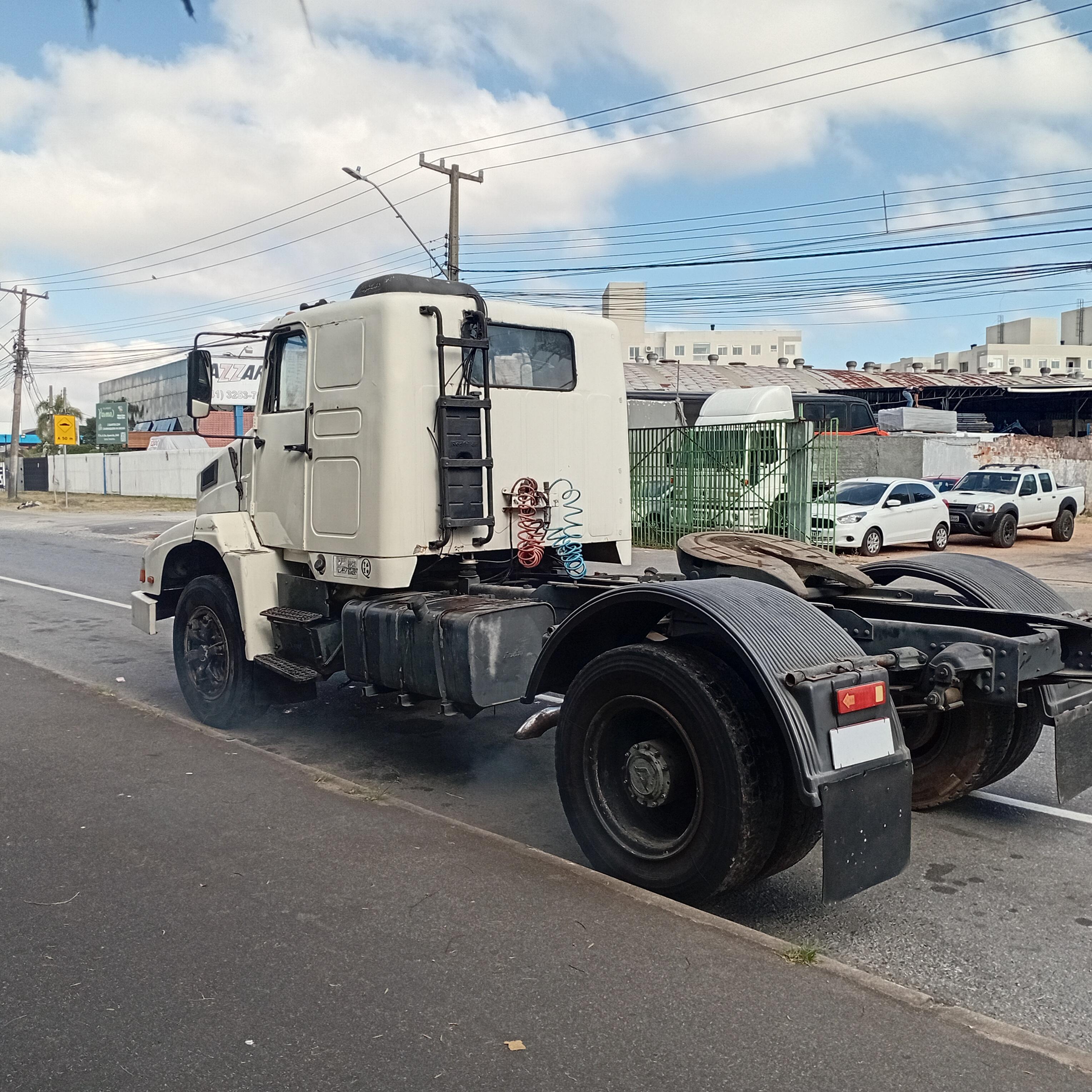 VOLVO thumb 4