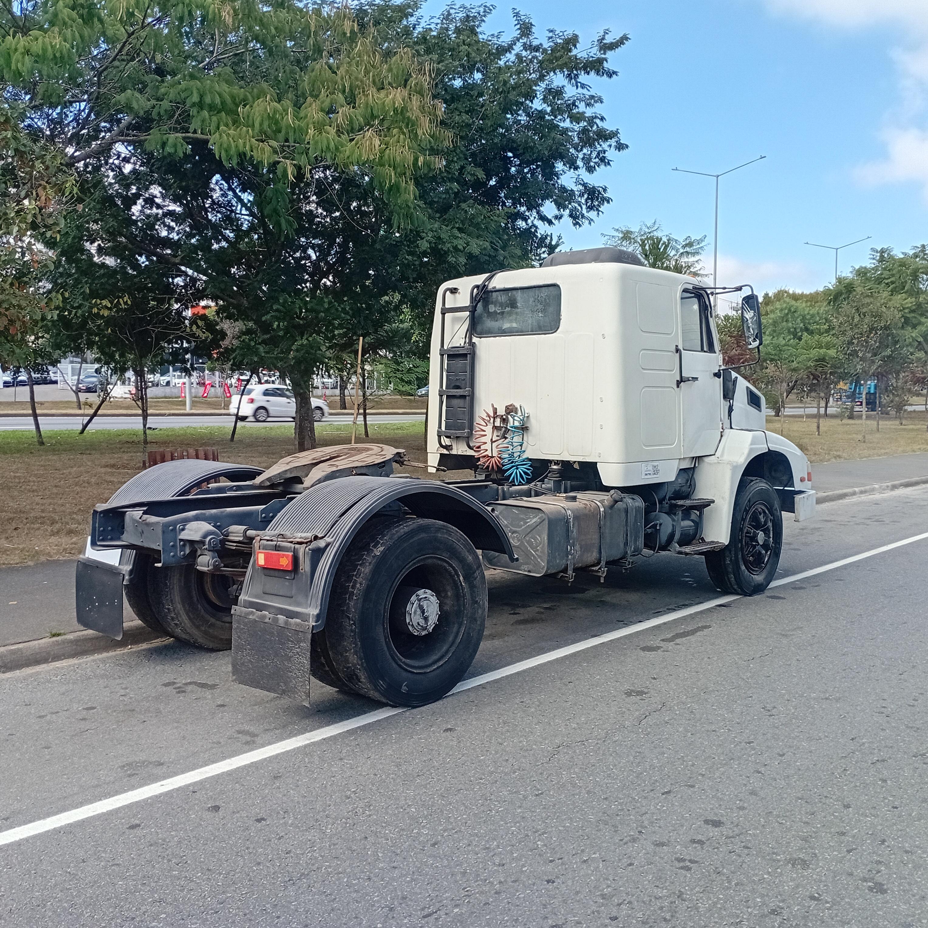 VOLVO thumb 5