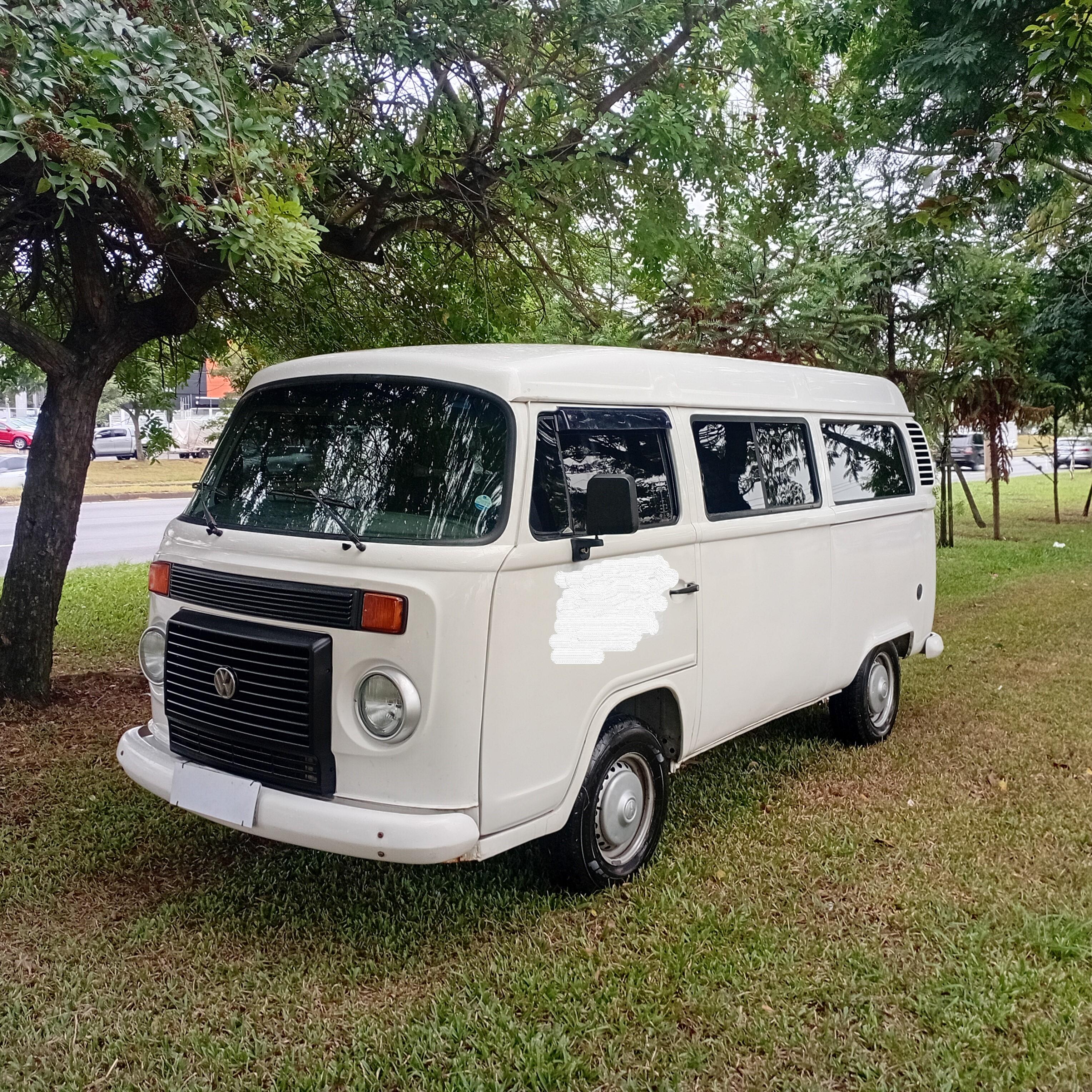 VOLKSWAGEN KOMBI 1.4 LOTAÇÃO
